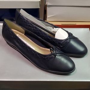 Vintage Karen Scott Solo Navy Leather Bow Flats